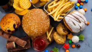 O consumo de gorduras trans e saturadas está entre as práticas alimentares que mais lhe engordam